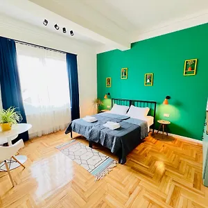 Pirosmani Boutique Aparthotel